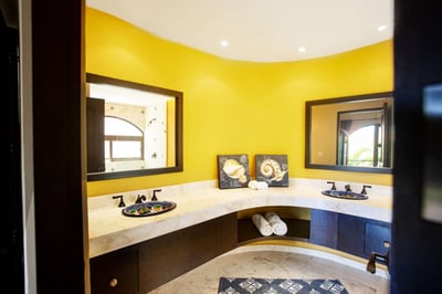 Luxury Villa Photo #32