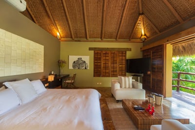 Luxury Villa Photo #18