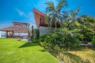 Luxury Villa Photo #5