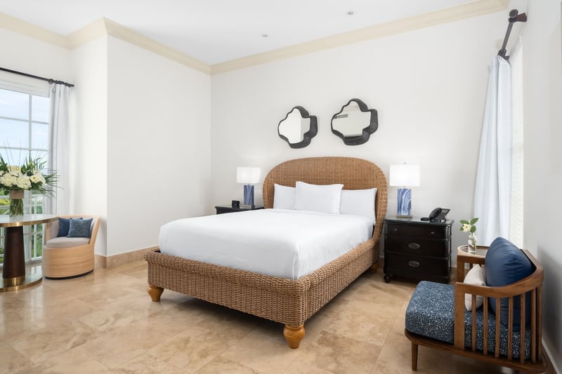 4 BDM Oceanfront Penthouse with Roof Terrace at Windsong Resort