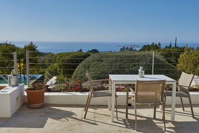 Luxury Villa Photo #9