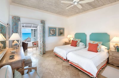 Luxury Villa Photo #3