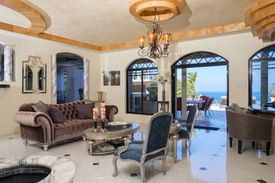 Luxury Villa Photo #22