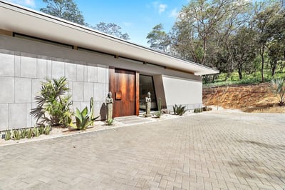 Luxury Villa Photo #30