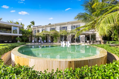 Luxury Villa Photo #3