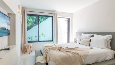 Bedroom 3: Located on the lower level. Queen size bed, air conditioning, HD-TV, dressing room, 