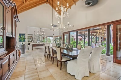 Luxury Villa Photo #21