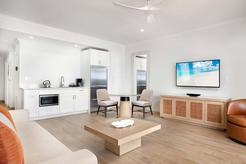 Deluxe 1 BDM Oceanfront Suite at Alexandra Resort