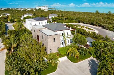 Luxury Villa Photo #26
