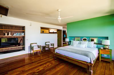 Luxury Villa Photo #16