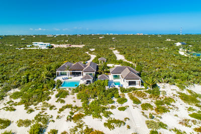 Luxury Villa Photo #5