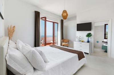 Luxury Villa Photo #24