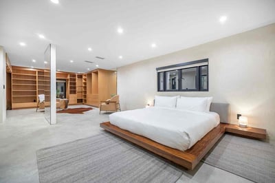 Luxury Villa Photo #35