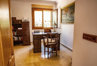 Luxury Villa Photo #16