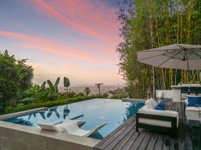 Luxury Villa Photo #4