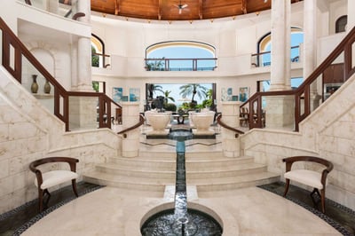 Luxury Villa Photo #24