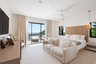 Luxury Villa Photo #17