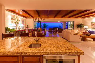 Luxury Villa Photo #8