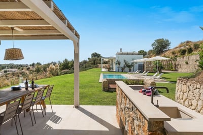 Luxury Villa Photo #12