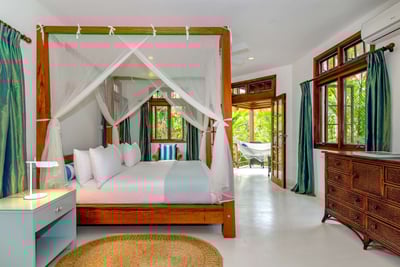 Luxury Villa Photo #9