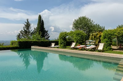 Luxury Villa Photo #3