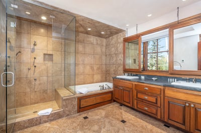 Luxury Villa Photo #26