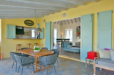 Luxury Villa Photo #6