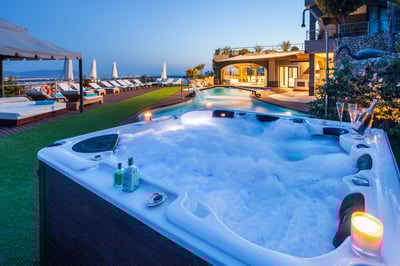 Luxury Villa Photo #12