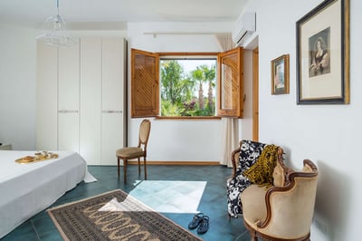 Luxury Villa Photo #36
