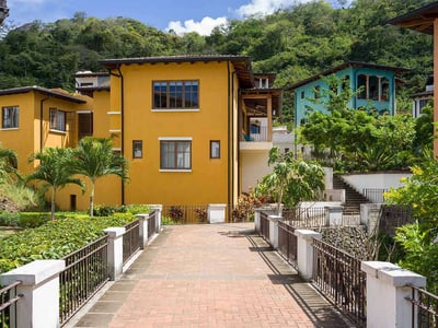 Luxury Villa Photo #6