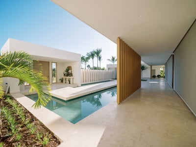 Large luxury villa with full staff and ocean views