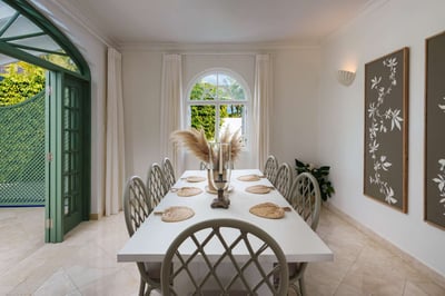 Luxury Villa Photo #5