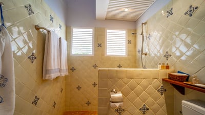 Luxury Villa Photo #36