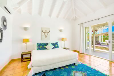 Luxury Villa Photo #33