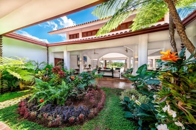 Luxury Villa Photo #13