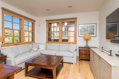 Luxury Villa Photo #6