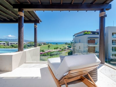 Luxury Villa Photo #4