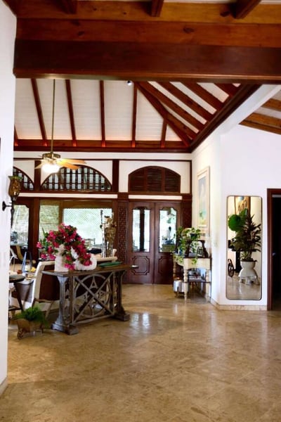 Luxury Villa Photo #24