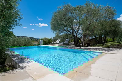 Luxury Villa Photo #8