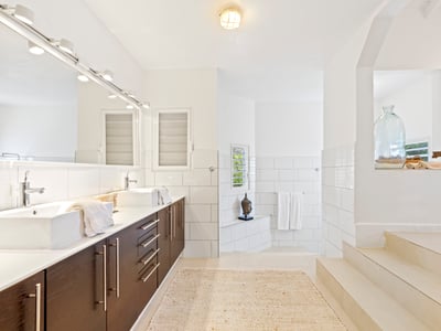 Luxury Villa Photo #35