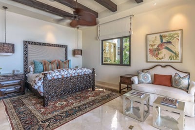 Luxury Villa Photo #35