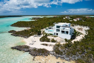 Luxury Villa Photo #40