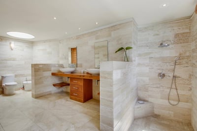 Luxury Villa Photo #37