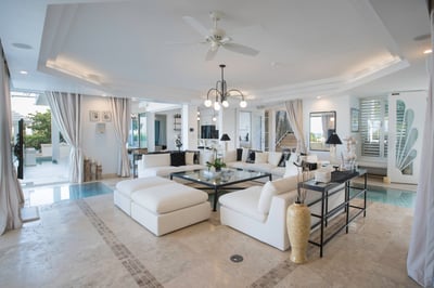 Luxury Villa Photo #40