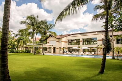Luxury Villa Photo #3