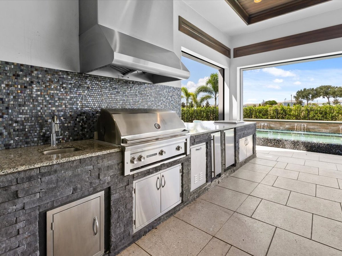 Unforgettable Utopia