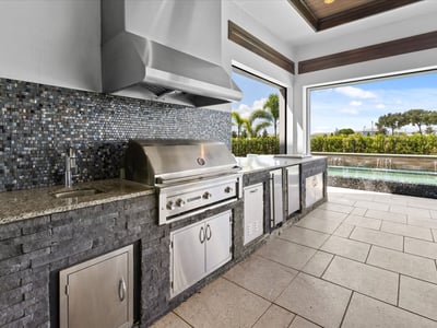 Luxury Villa Photo #15