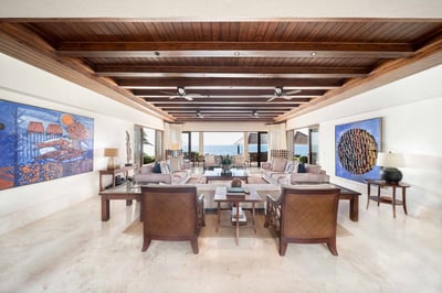 Luxury Villa Photo #14