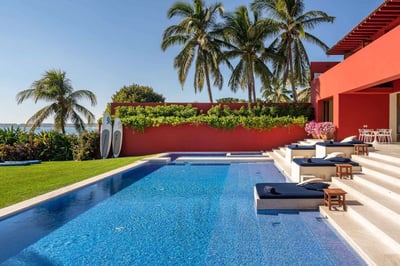 Luxury Villa Photo #8
