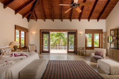Luxury Villa Photo #25